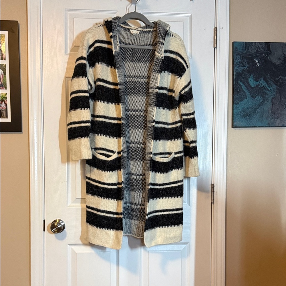 Emory Park Black and Cream Striped Sweater